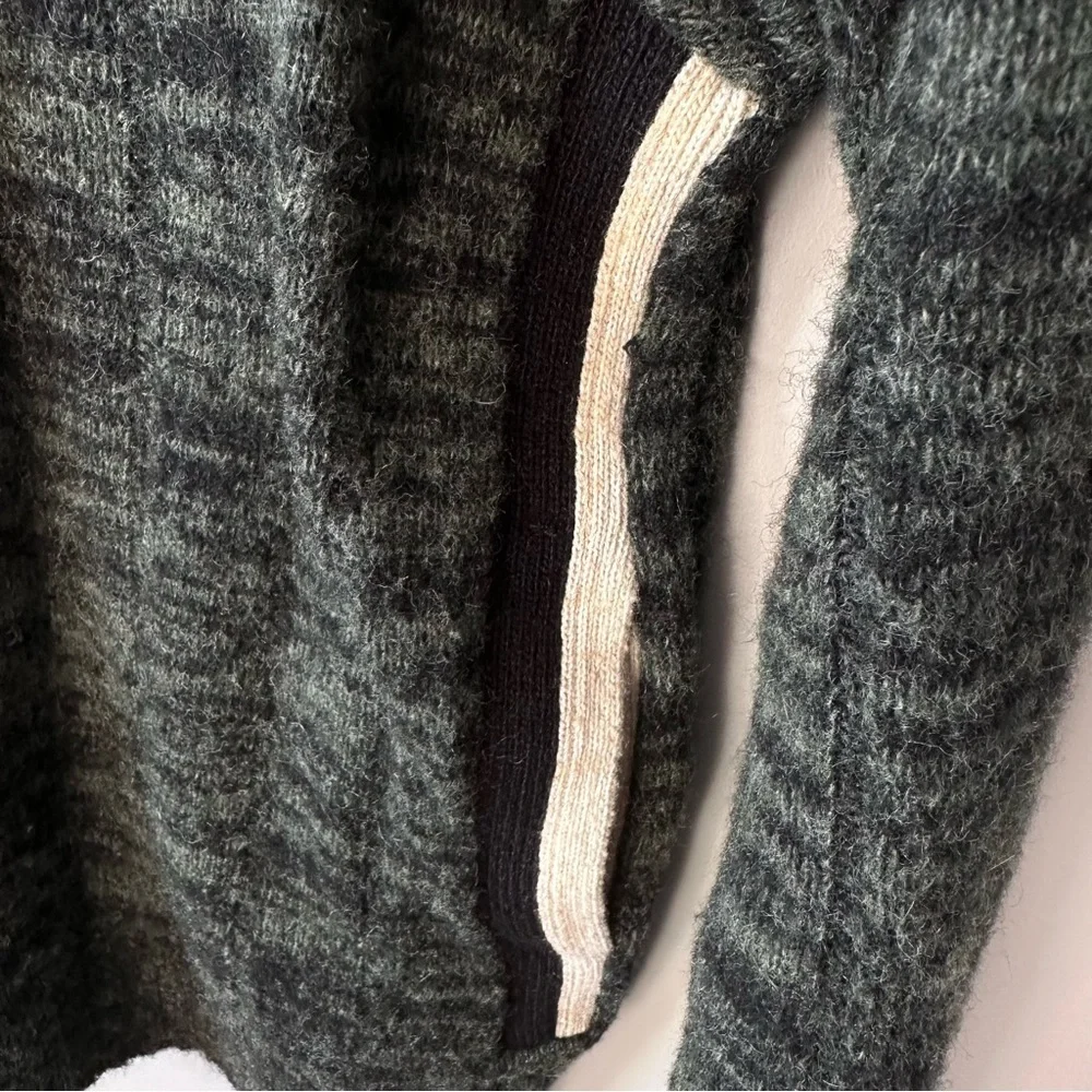 Milwaukee Knits Vintage 50s 60s  Sz M Wool Orlon Sweater Pockets Cricket Vneck